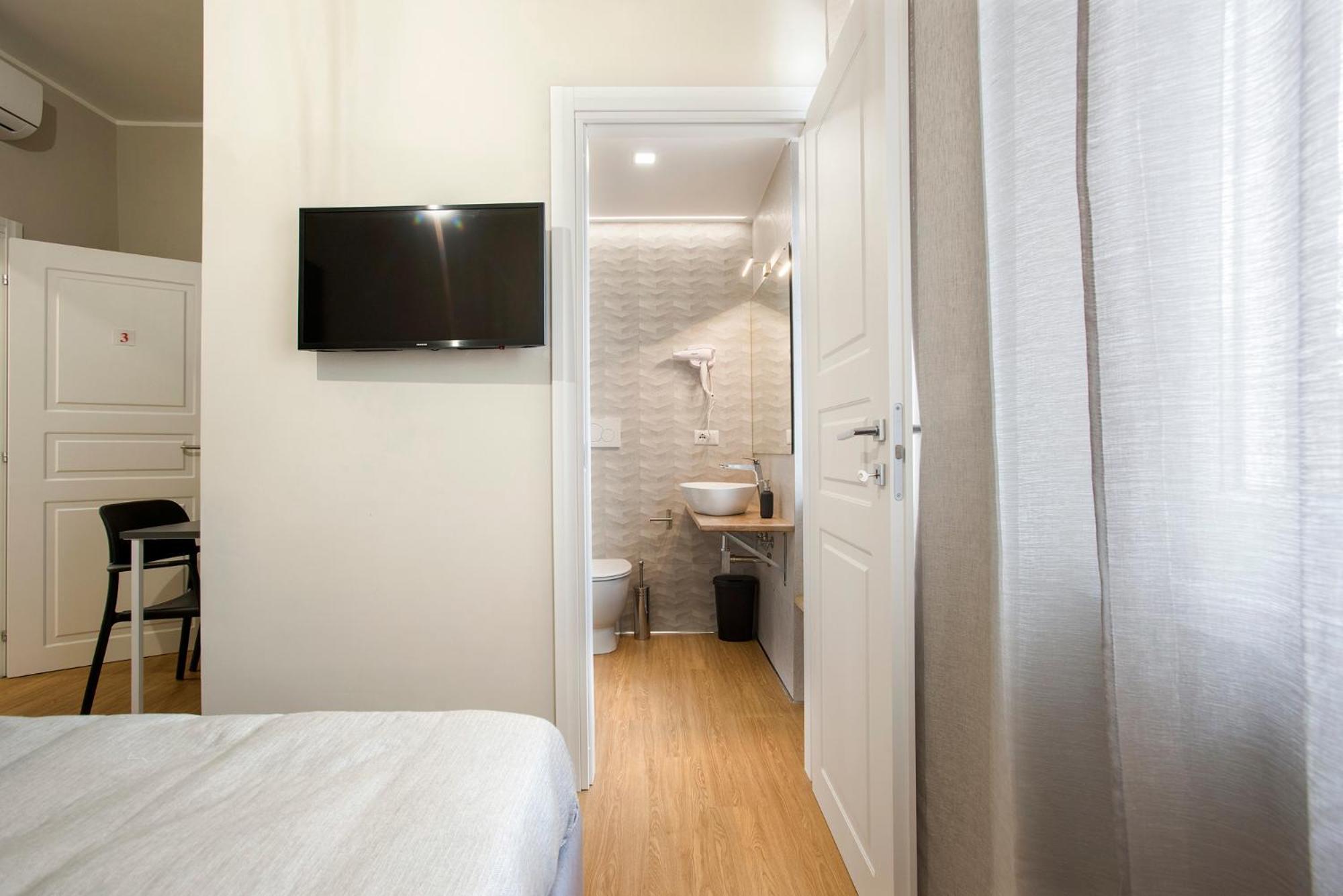 Raven Color Hotel Rome Bagian luar foto
